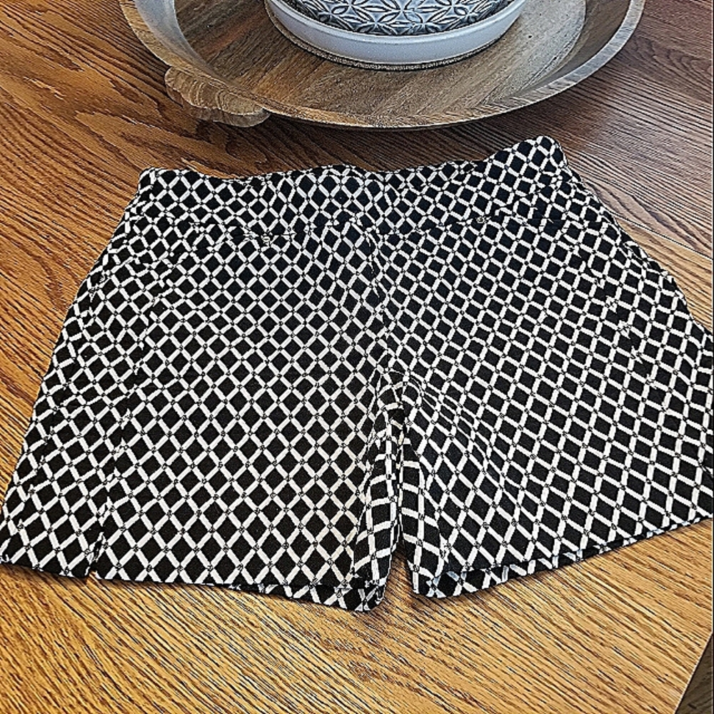 INC Women's Short 4"